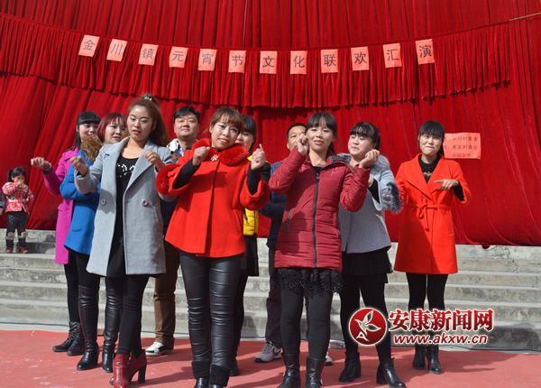 村民小合唱《歡樂中國年》.JPG