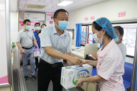 戰高溫 斗酷暑 守崗位 保供應 ——安康市中心血站開展夏季慰問活動